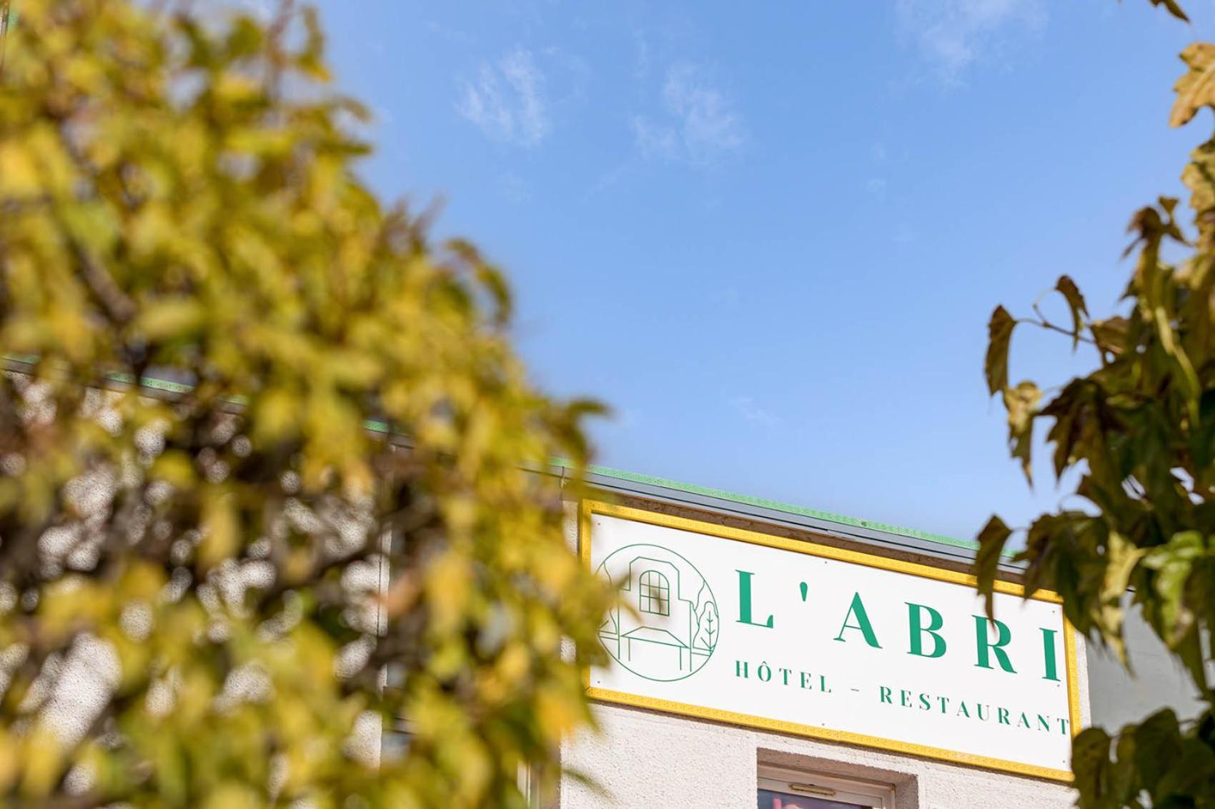 Logis Hotel Restaurant L'Abri Blavozy Luaran gambar