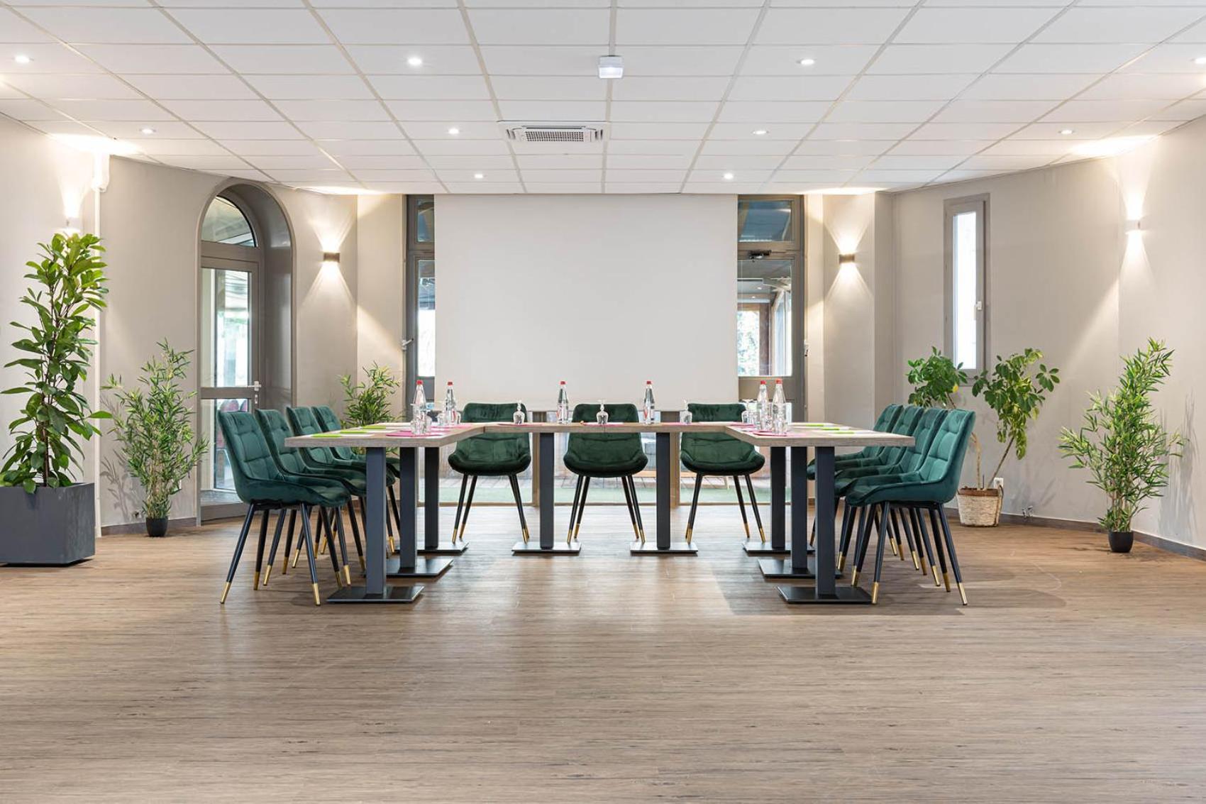 Logis Hotel Restaurant L'Abri Blavozy Luaran gambar